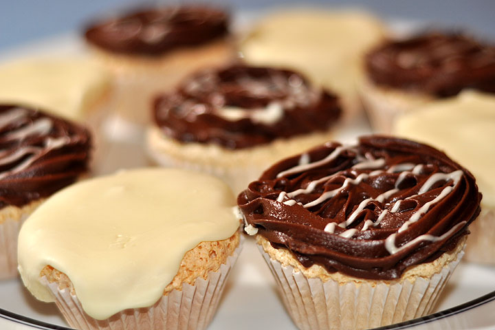 Coconut macaroon with almond filling and dark & white chocolate ganache<br>September 26