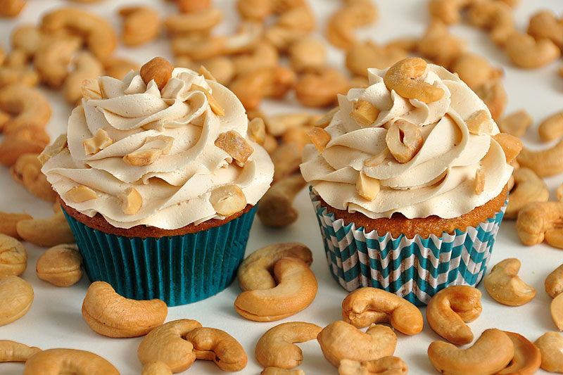 Cashew with dulce de leche or orange filling<br>April 4